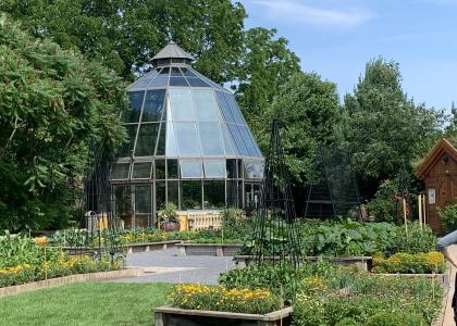 Glass structure in Arboretum children's garden